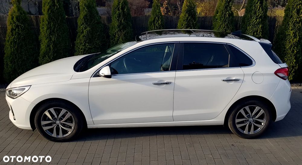 Hyundai i30 1.6 CRDi BlueDrive Premium DCT - 4