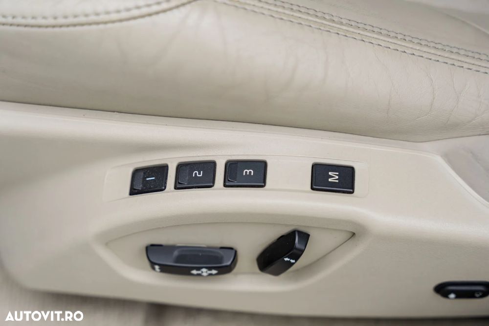 Volvo XC 60 D4 AWD Geartronic Summum - 19