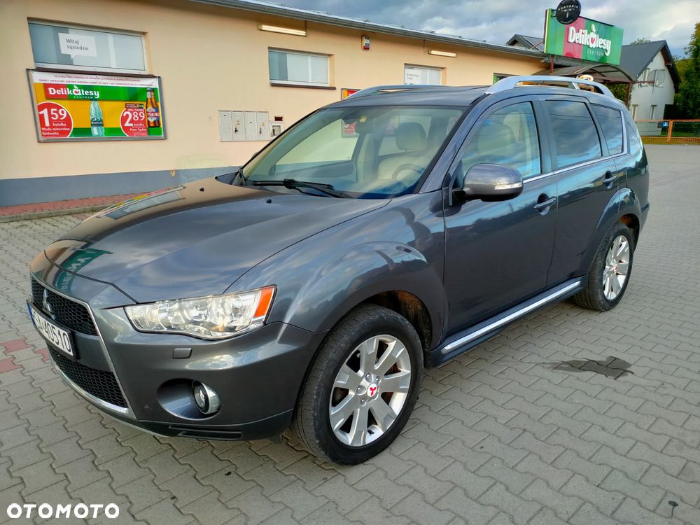 Mitsubishi Outlander - 2