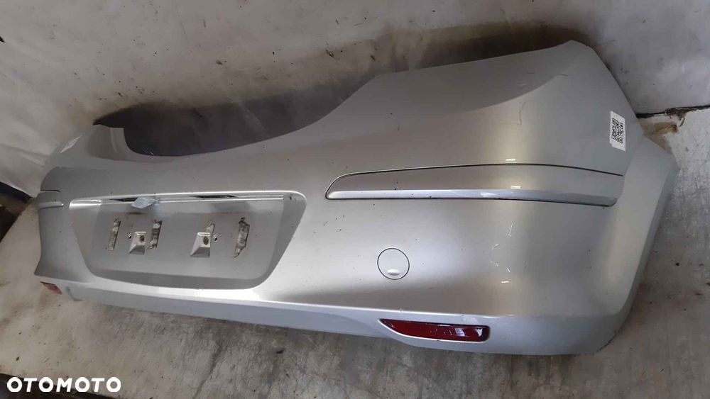 ^ ZDERZAK TYŁ TYLNY DO OPEL ASTRA H 3 III GTC Z157 SREBRNY - 3