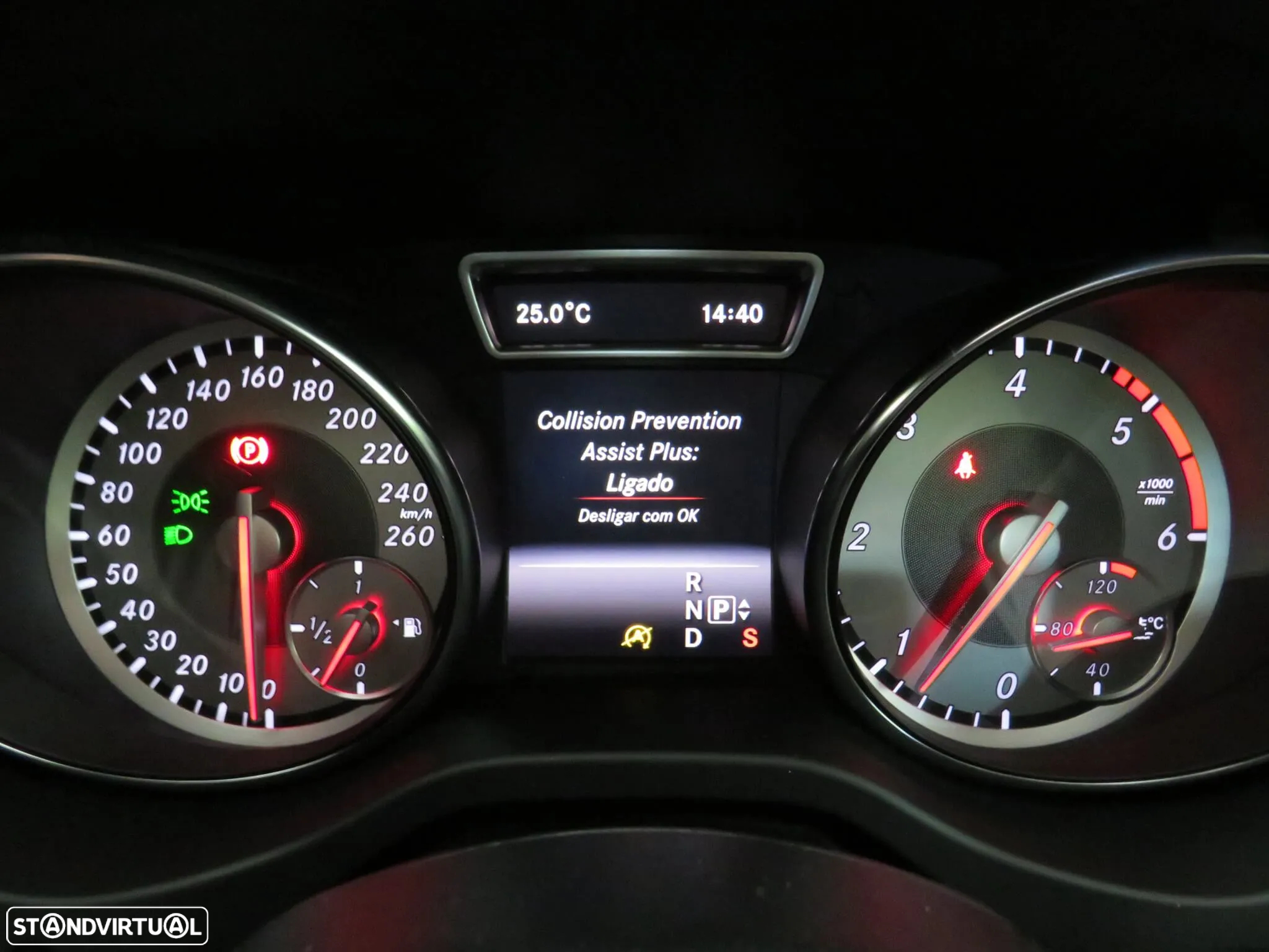Mercedes-Benz GLA 200 d 7G-DCT Urban - 21
