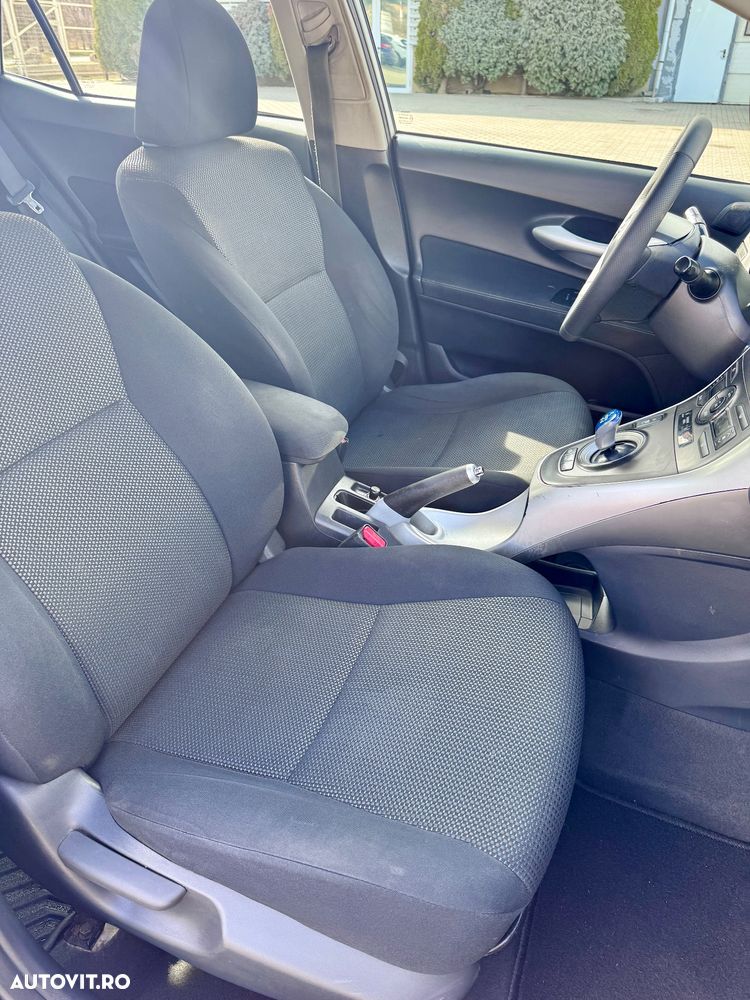 Toyota Auris 1.8 L VVT-i HSD Sol - 10