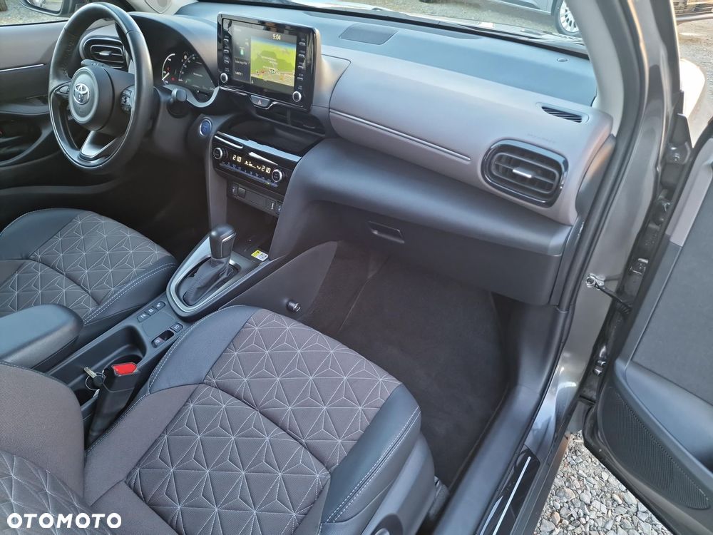 Toyota Yaris Cross Hybrid 1.5 Executive - 16