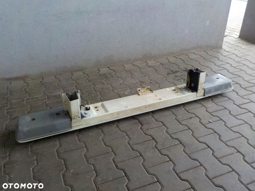 VW T5 DOKA SKRZYNIOWY ZDERZAK PAS TYLNY LAMPY - 4