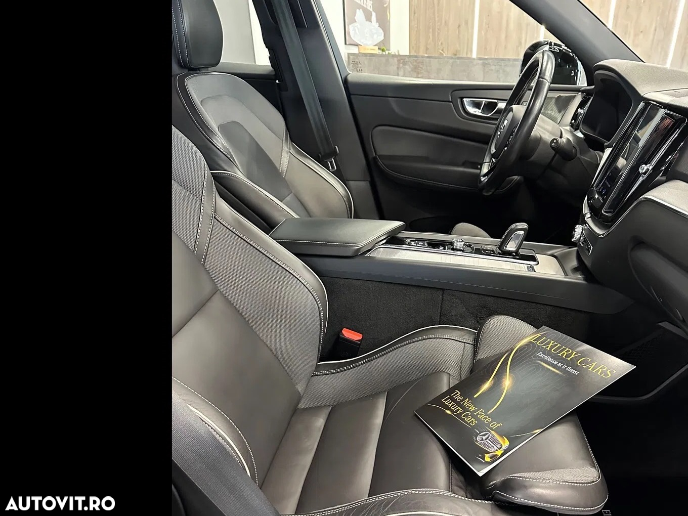 Volvo XC 60 B4 MHEV AT8 AWD R-Design - 19