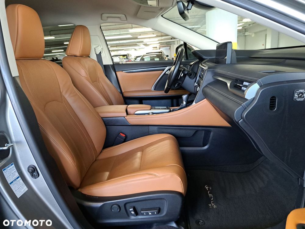 Lexus RX - 16
