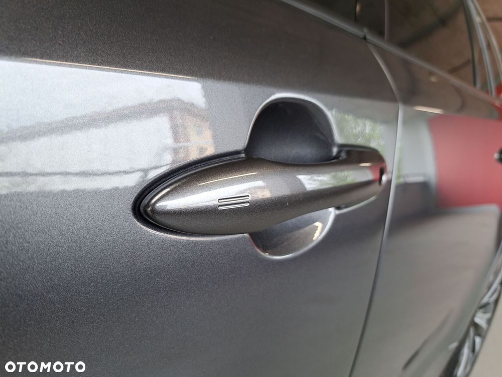 Toyota Corolla 1.8 Hybrid Style - 36