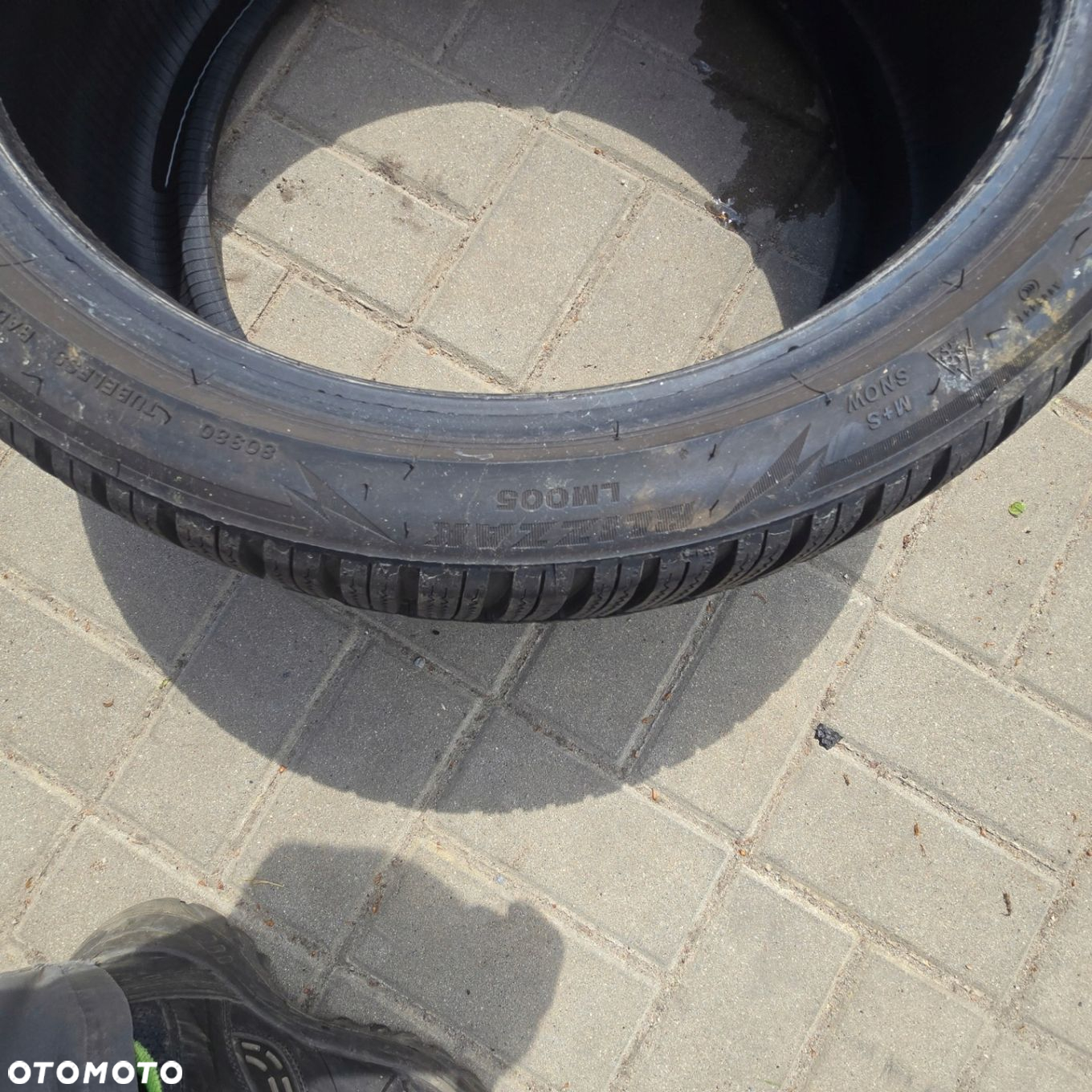 BRIDGESTONE BLIZZAK LM005 225/40R18 92V 23R 1X - 4