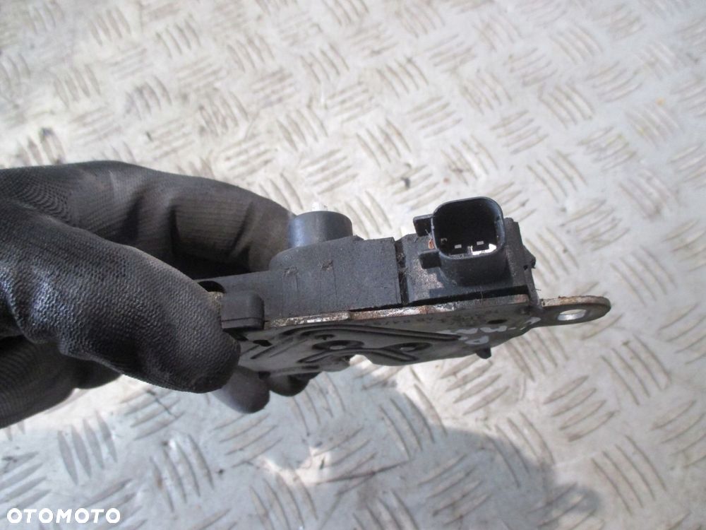 FORD FOCUS C-MAX ZAMEK MASKI 3M51-16700 - 2