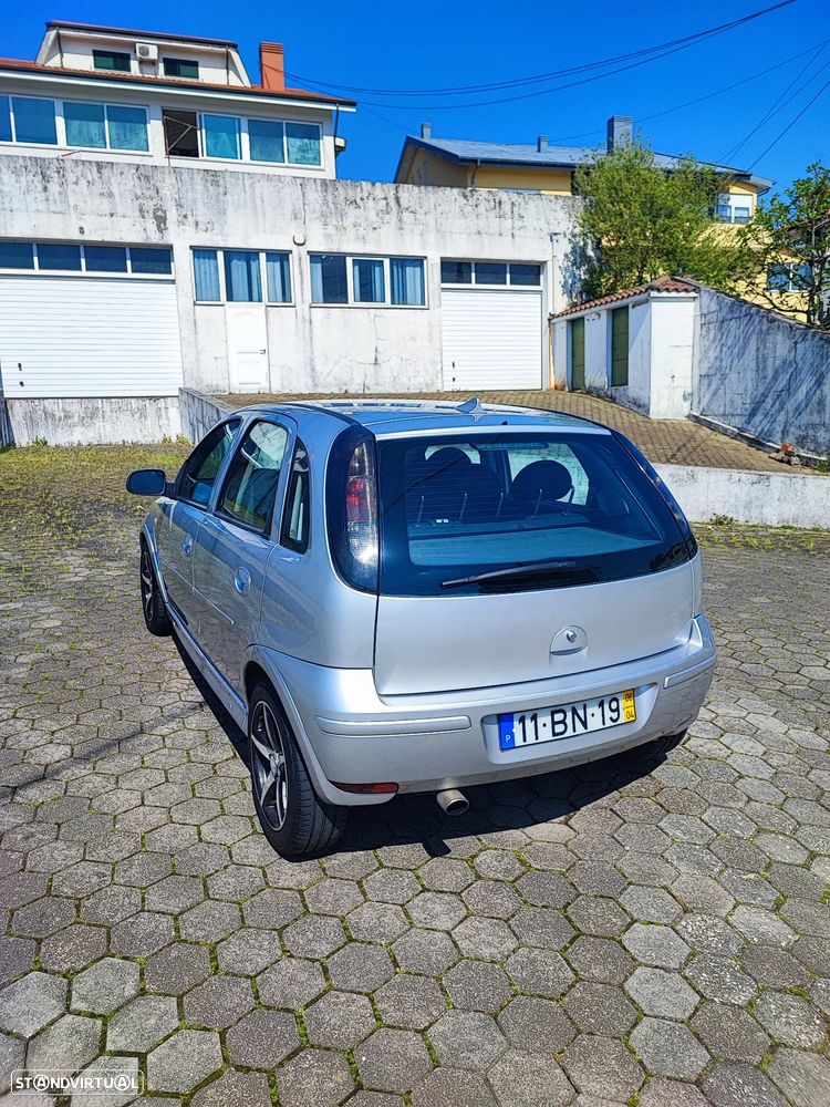 Opel Corsa 1.2 Twinport Silver - 3