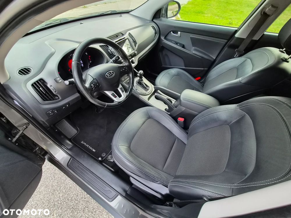 Kia Sportage 2.0 L - 24