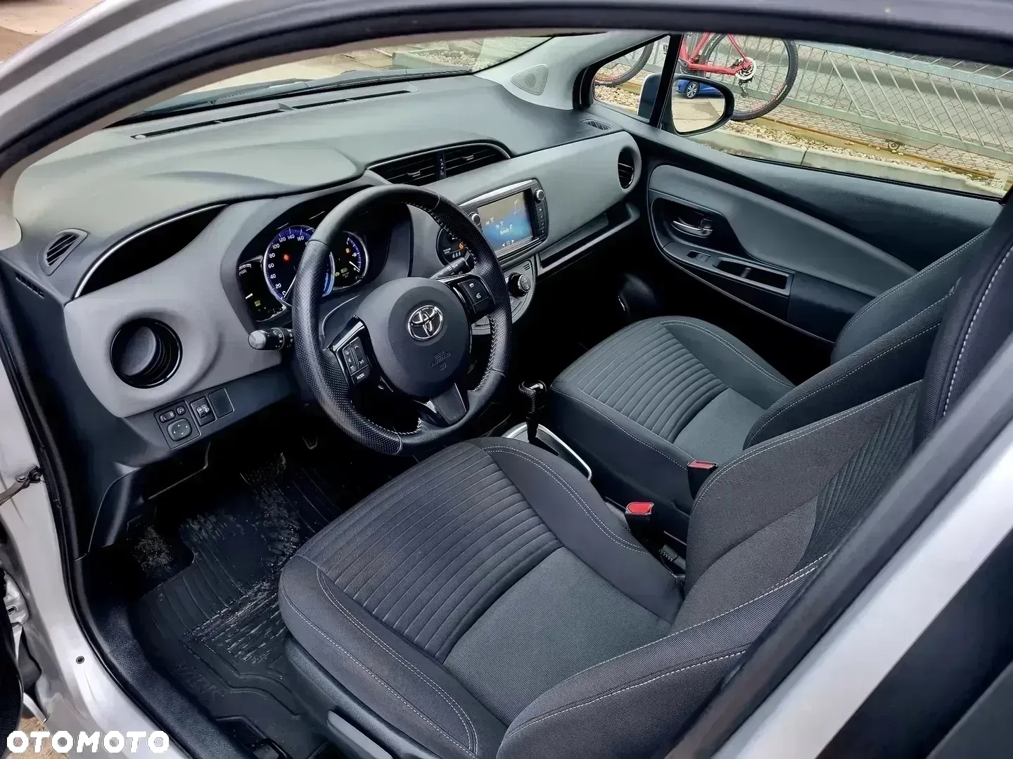 Toyota Yaris - 10