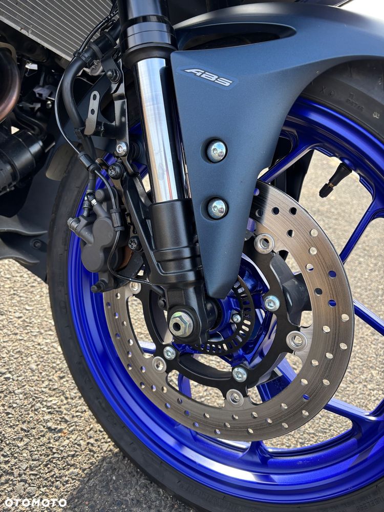 Yamaha R3 - 18