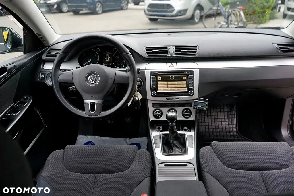 Volkswagen Passat - 20