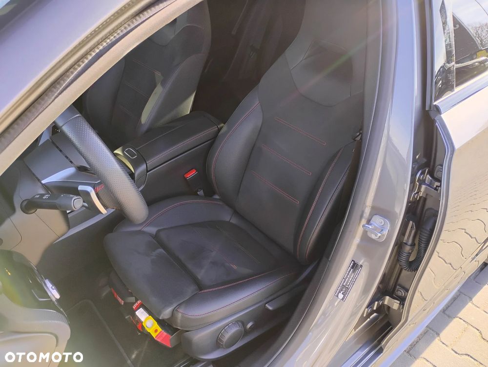 Mercedes-Benz Klasa A 250 e PHEV AMG Line 8G-DCT - 11