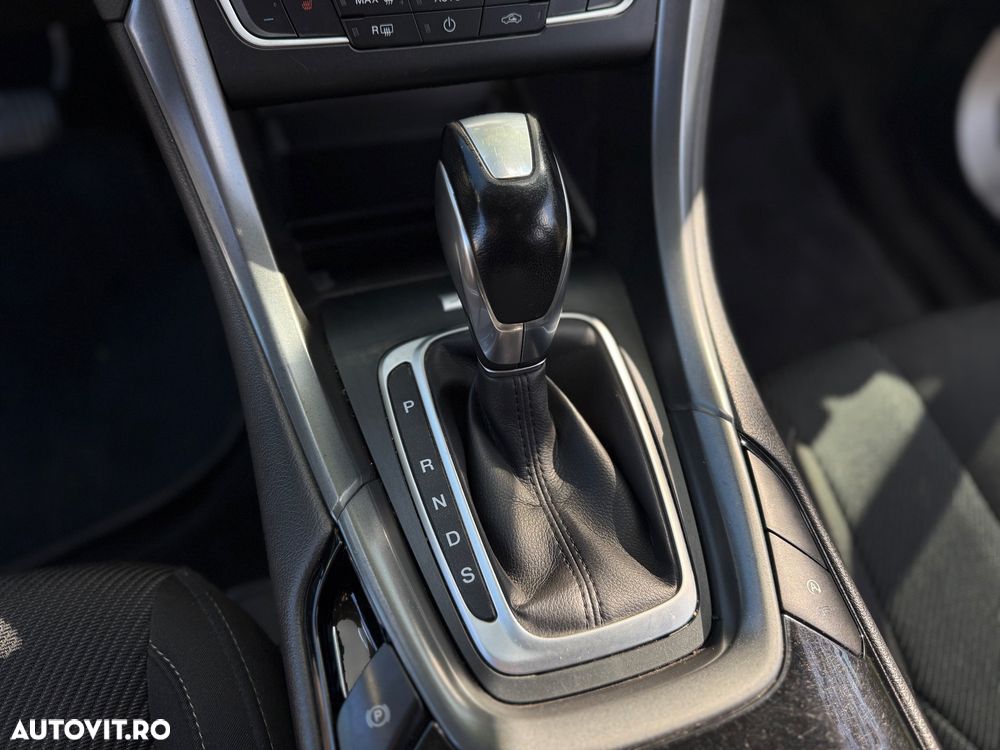 Ford Mondeo 2.0 TDCi Powershift Titanium - 20