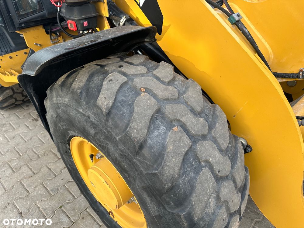 Caterpillar 906M - 13