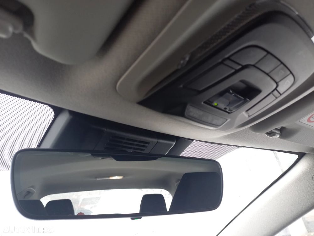 Toyota Corolla 1.8 HSD Business - 22