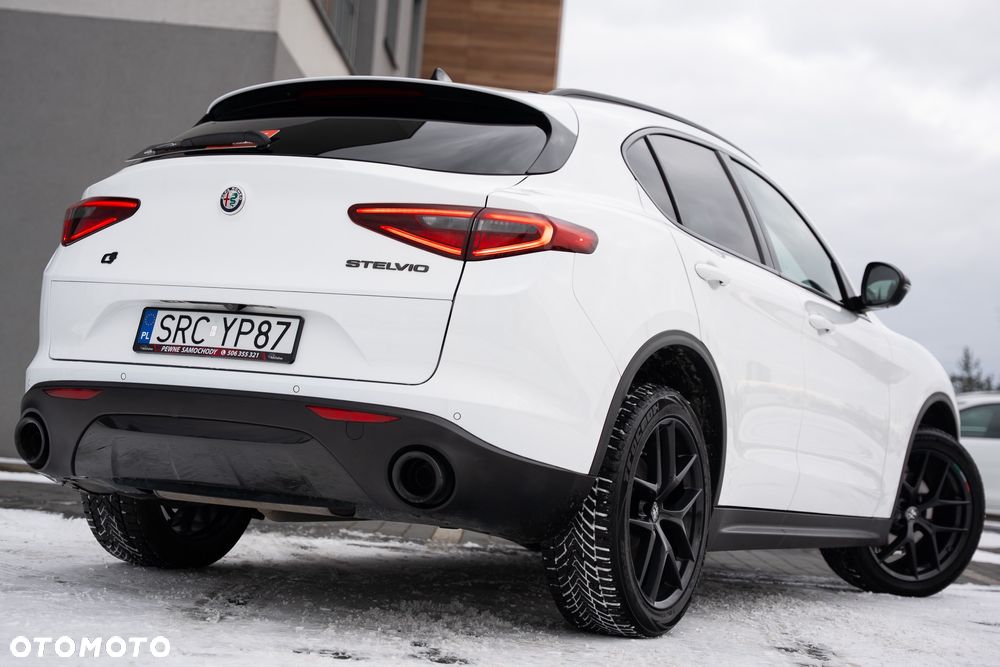Alfa Romeo Stelvio 2.0 Turbo 16V AT8-Q4 Executive - 11