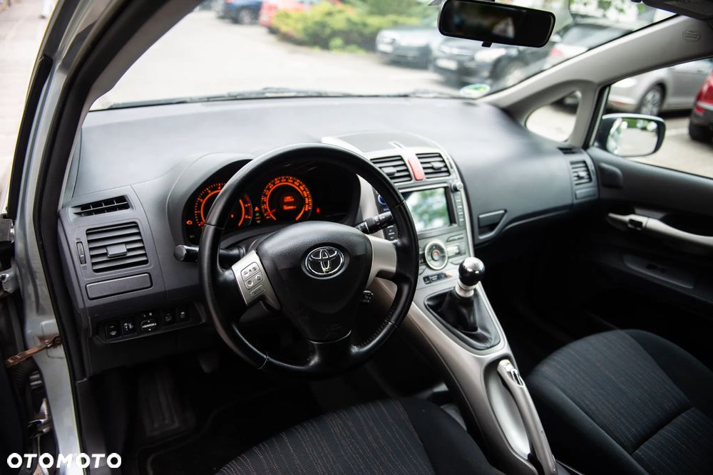 Toyota Auris 1.33 VVT-i Premium - 16