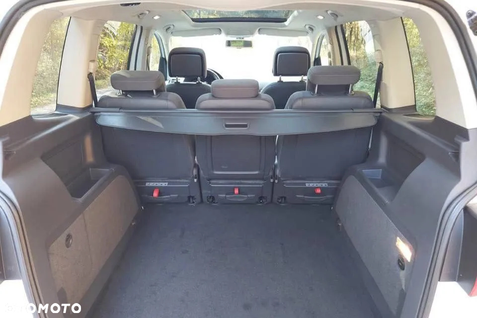 Volkswagen Touran - 2