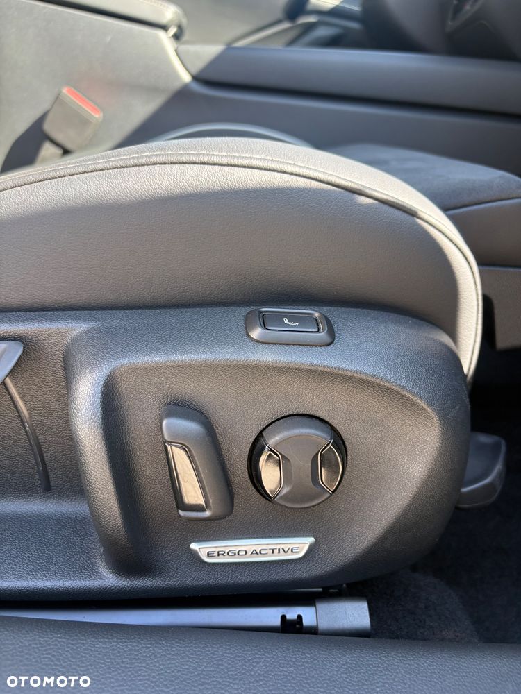 Volkswagen Passat - 23