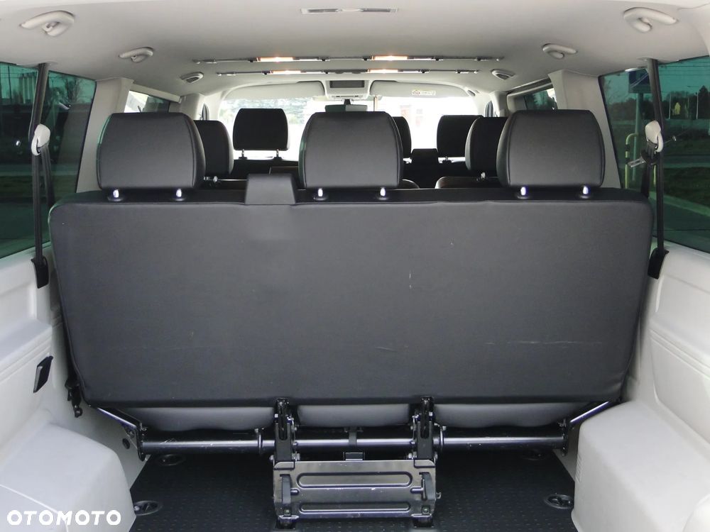 Volkswagen Caravelle - 24