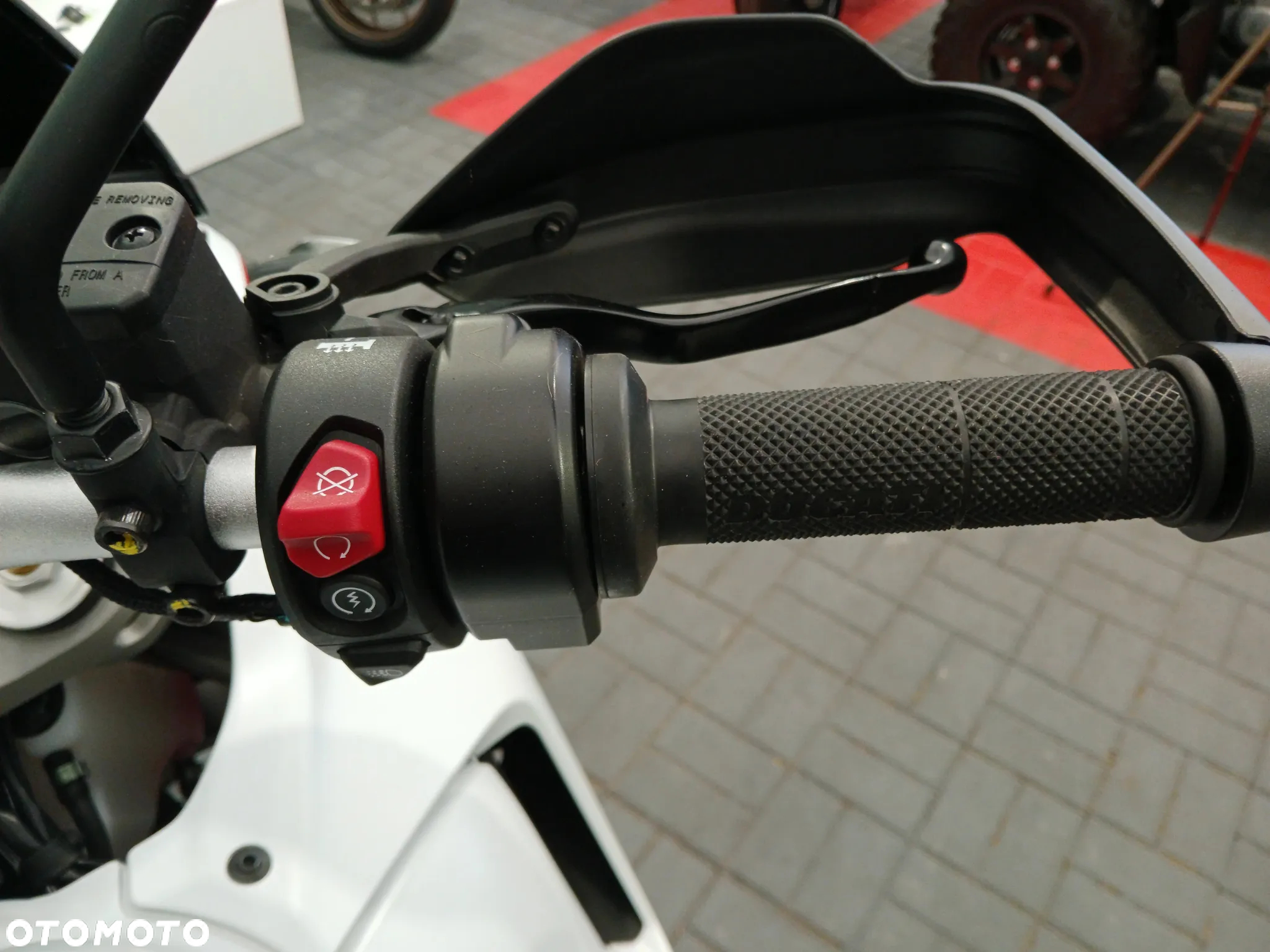 Ducati DesertX - 12