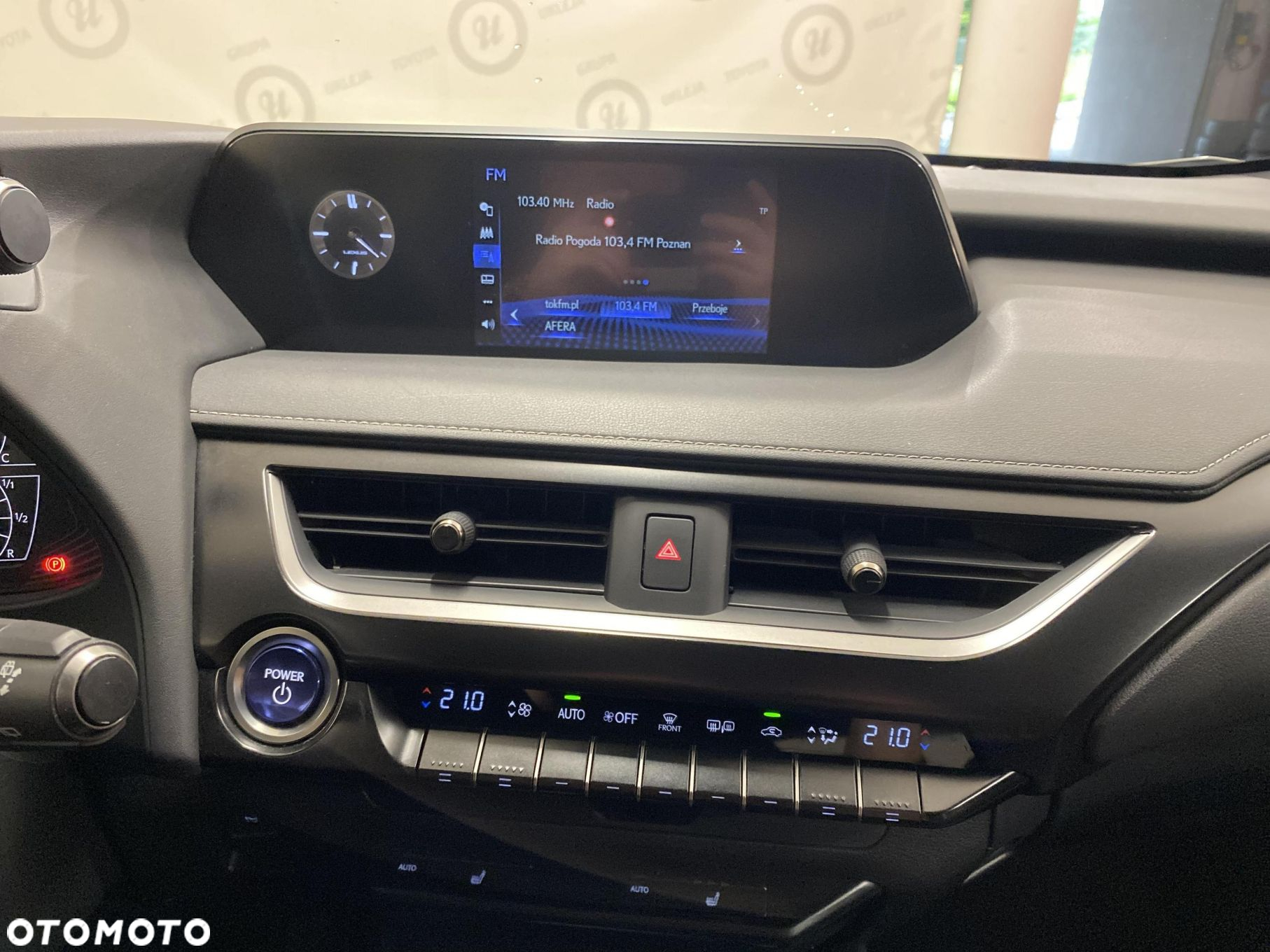 Lexus UX - 16