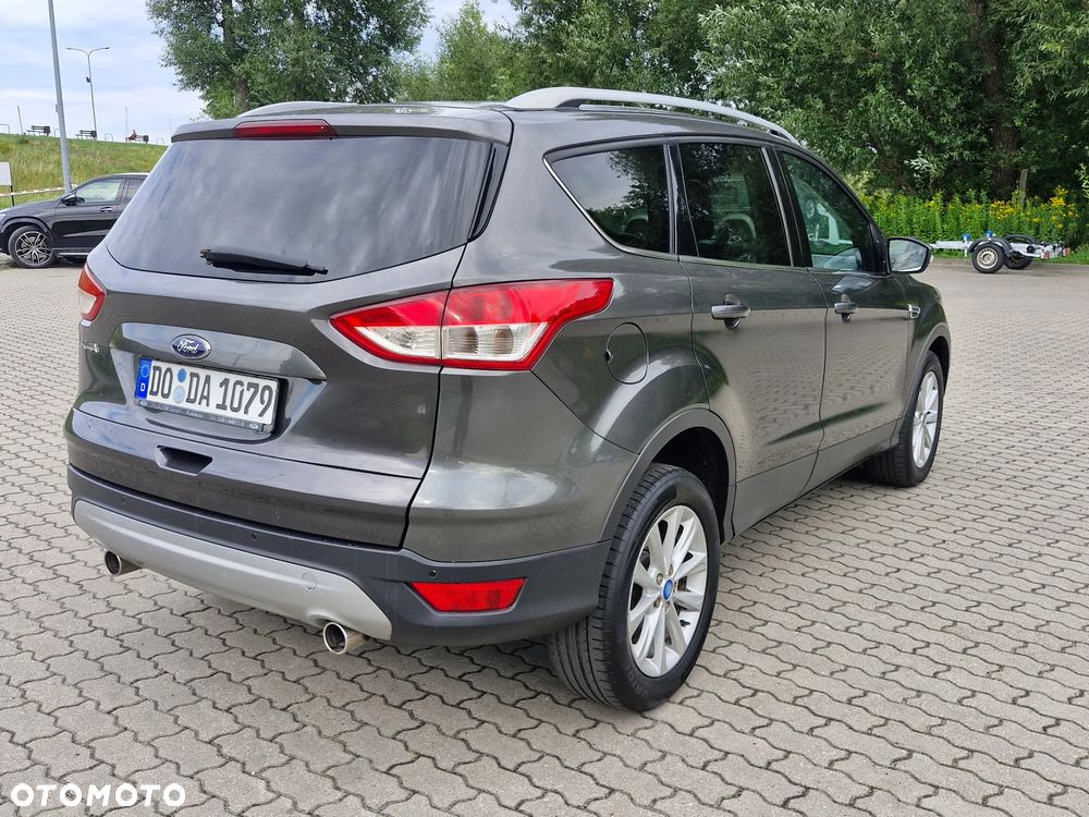 Ford Kuga 2.0 TDCi 2x4 Titanium - 12