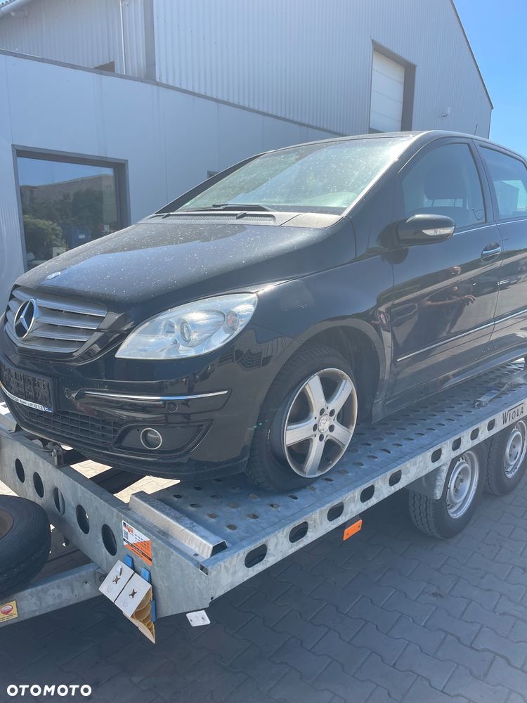 MERCEDES W245 KLAPA TYŁ 191 BŁOTNIK ZDERZAK KOLOR 191 - 2