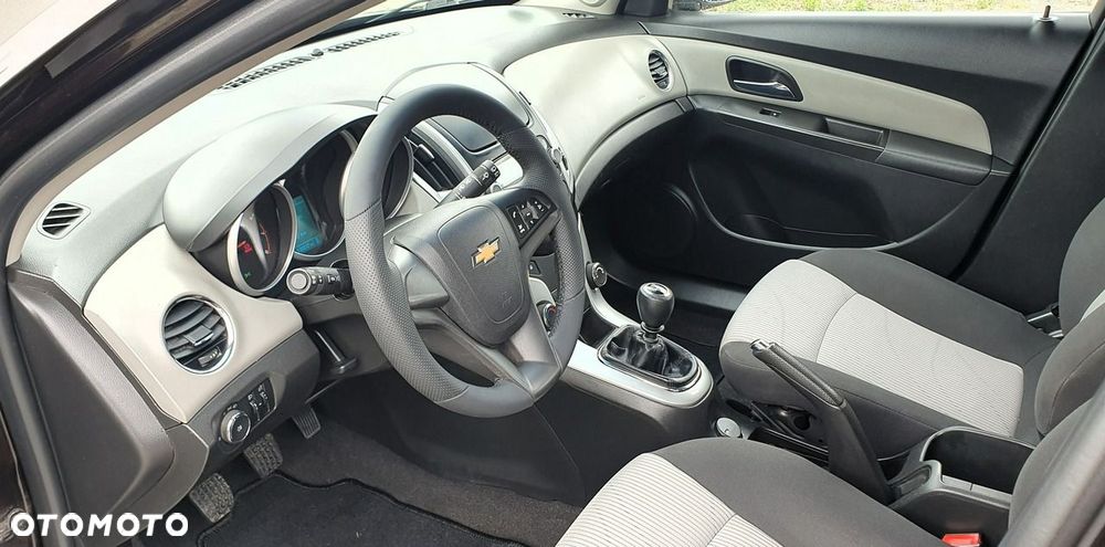 Chevrolet Cruze - 10