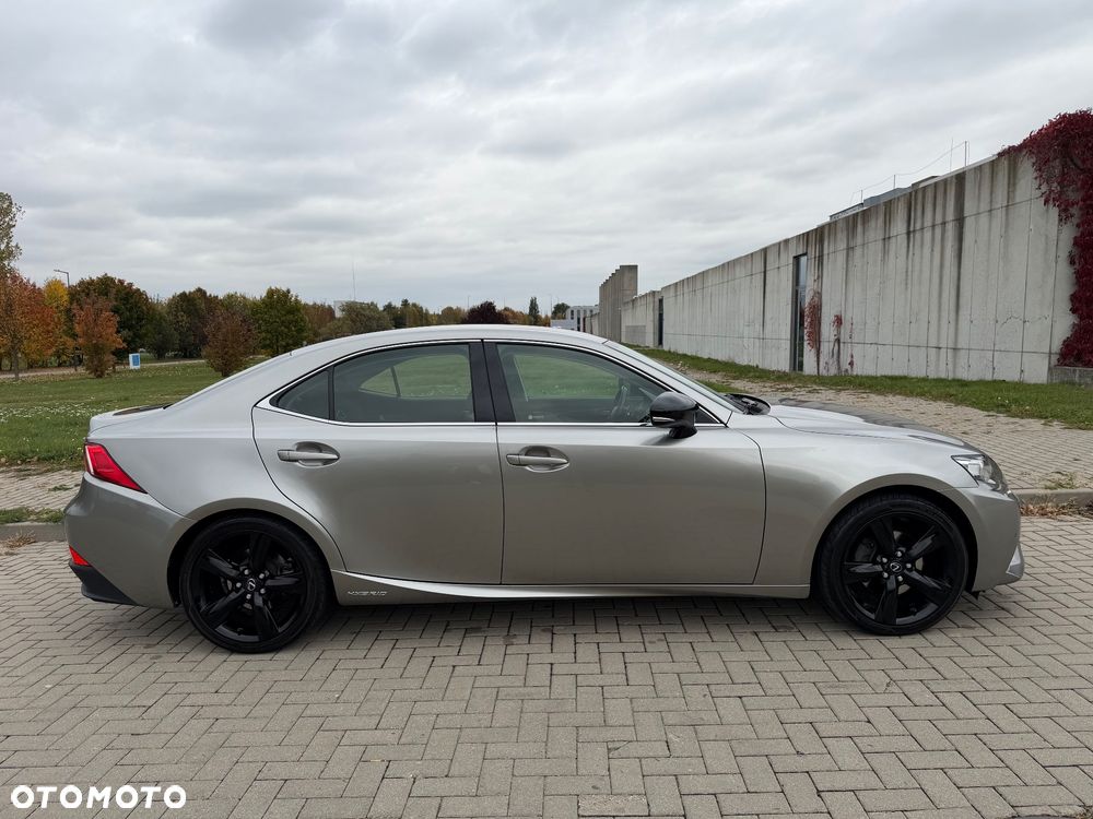 Lexus IS - 5