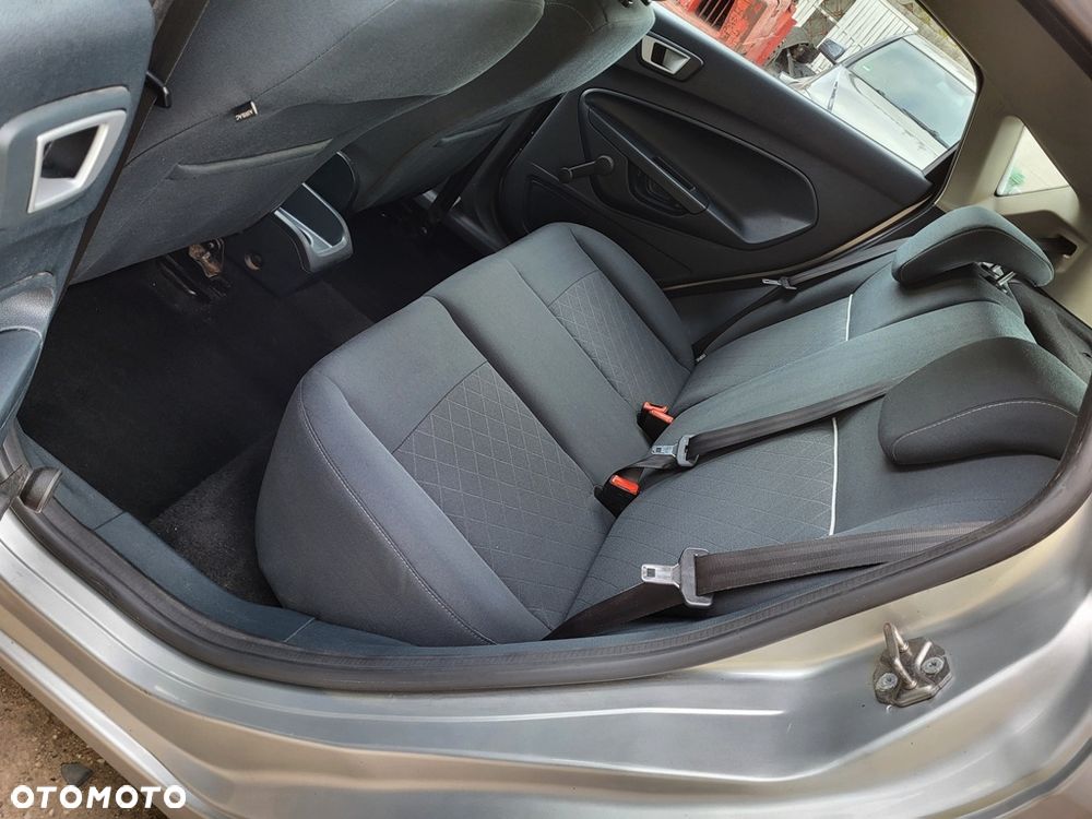 Ford Focus 1.6 Ambiente EU5 - 14