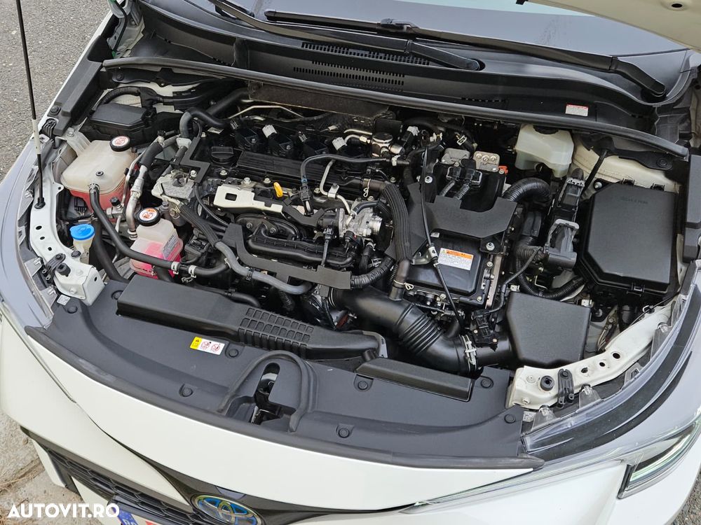 Toyota Corolla 2.0 HSD Exclusive Plus GR Sport Bi-Tone - 27