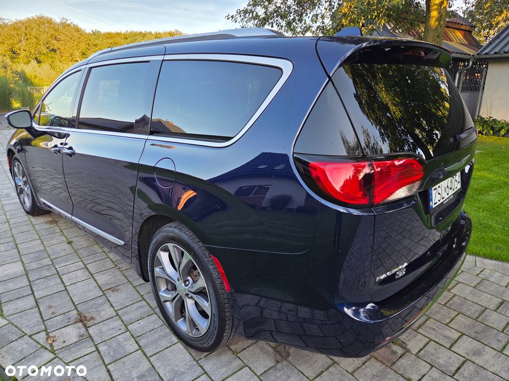 Chrysler Pacifica - 27