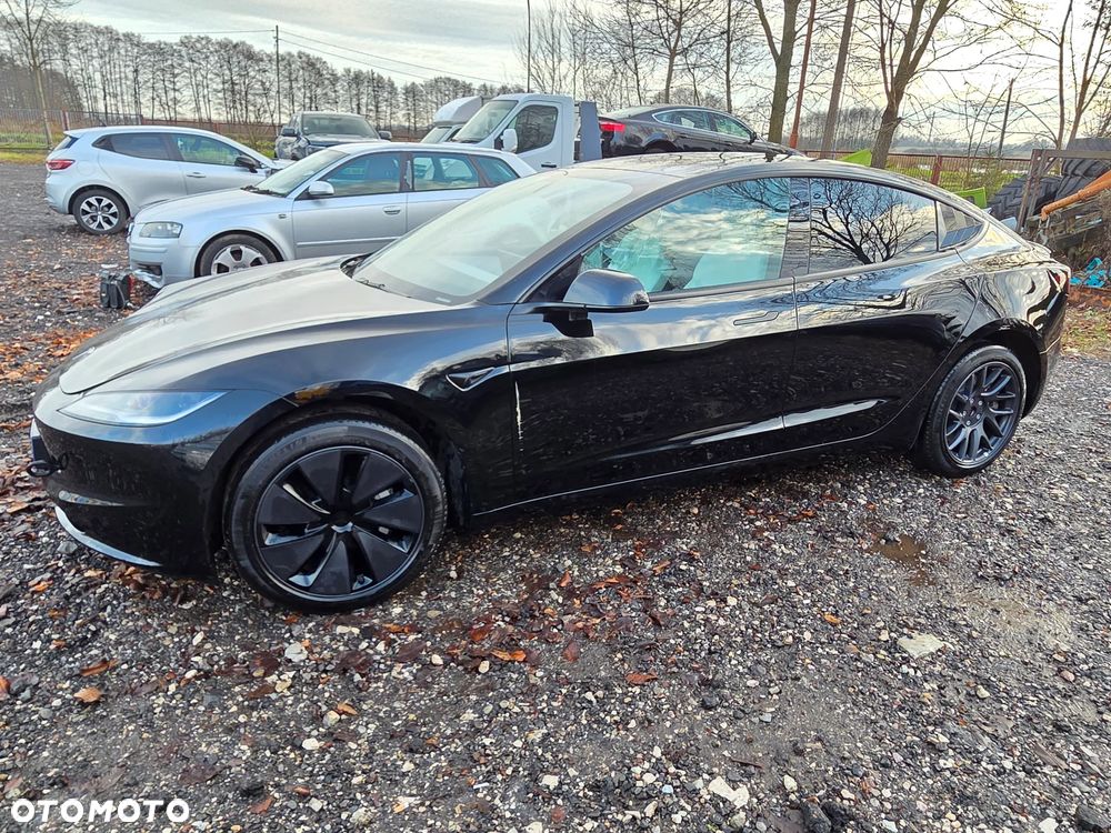 Tesla Model 3 - 11