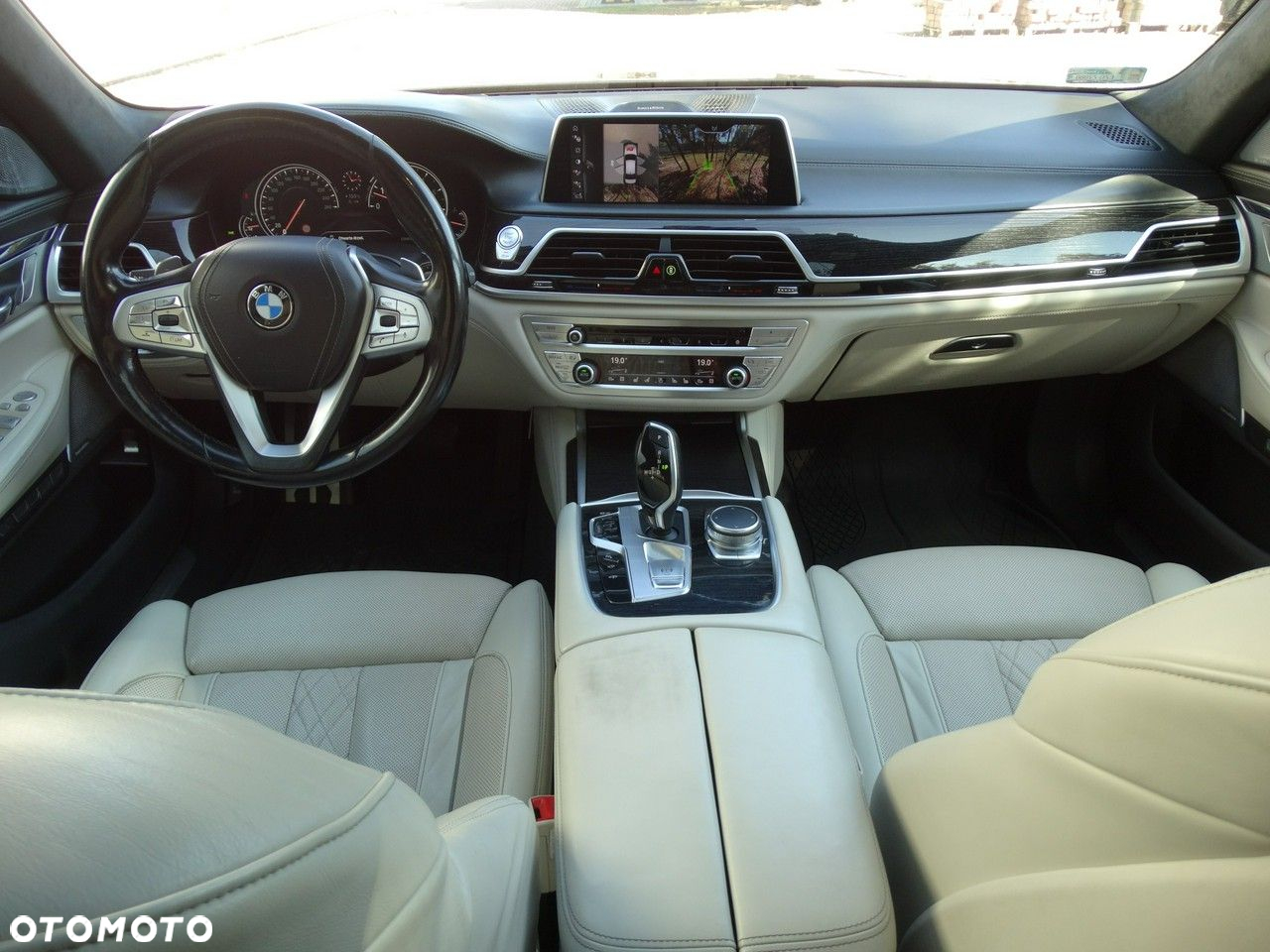 BMW Seria 7 750Li xDrive - 21
