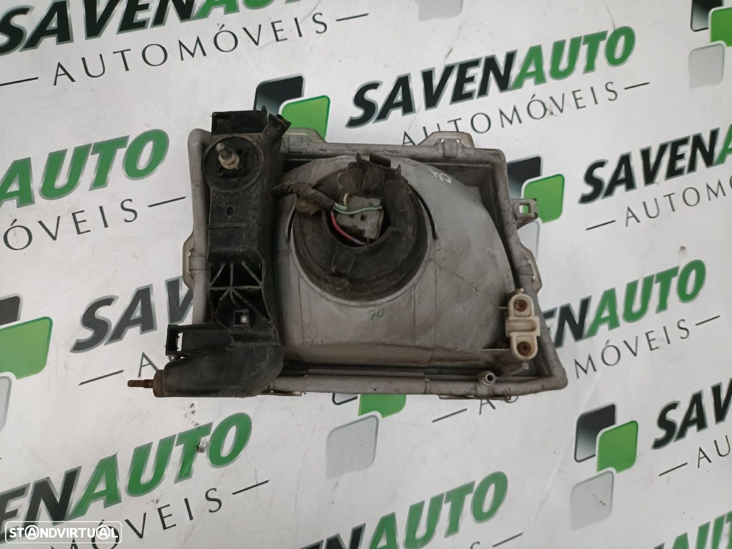 Farol Esq Toyota Hilux (_N1_, _N2_) - 2