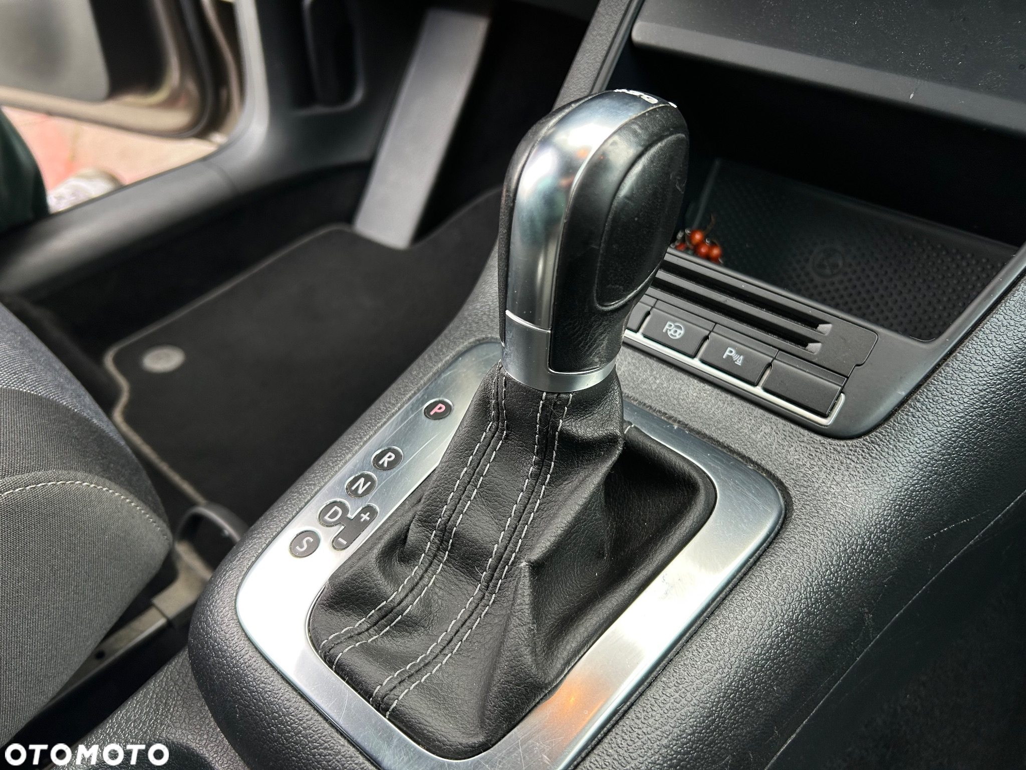 Volkswagen Golf Plus 1.6 TDI Highline DSG - 14
