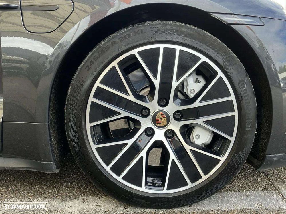 Porsche Taycan 4S - 22