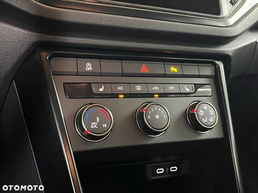 Volkswagen T-Roc 1.0 TSI - 12