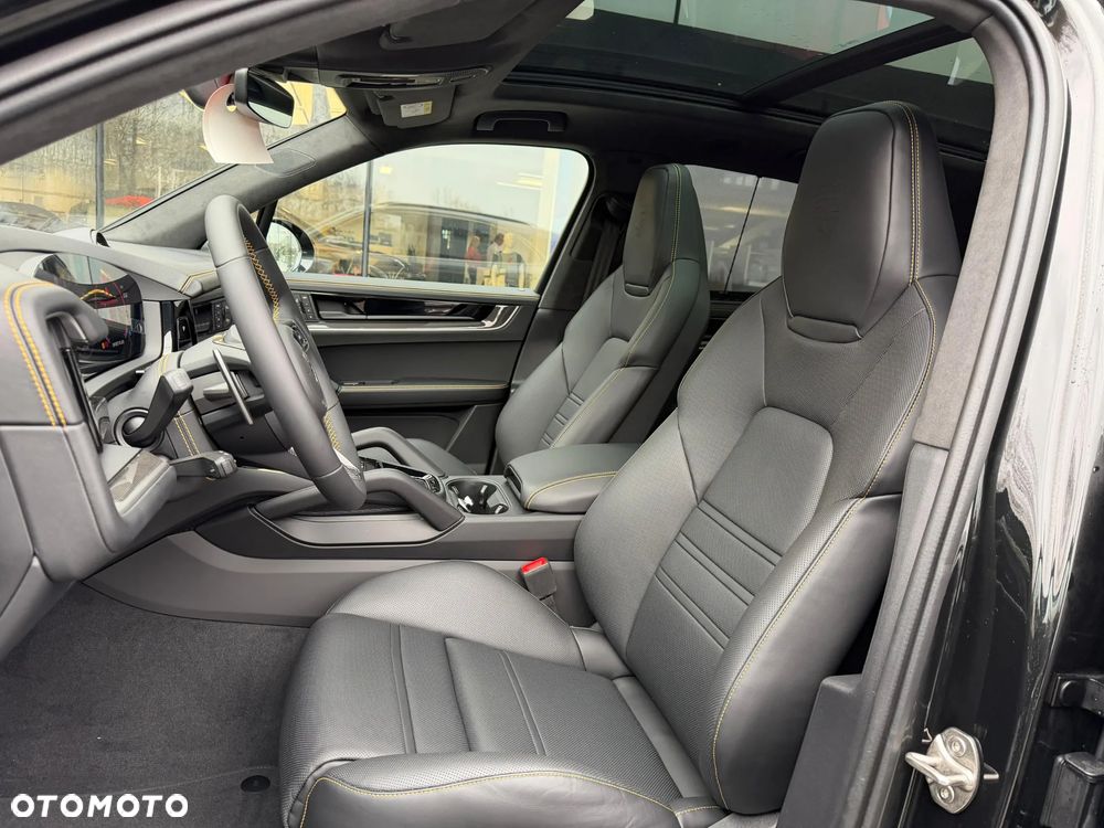 Porsche Cayenne - 18