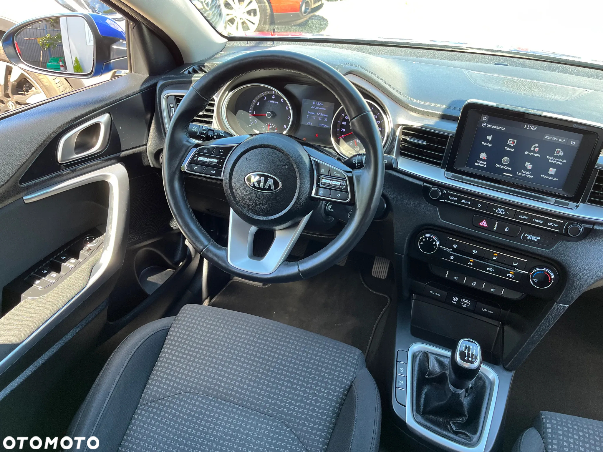 Kia Ceed - 28