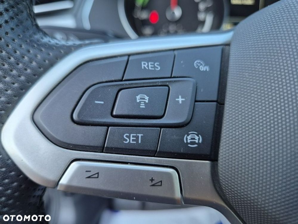 Volkswagen Passat - 28