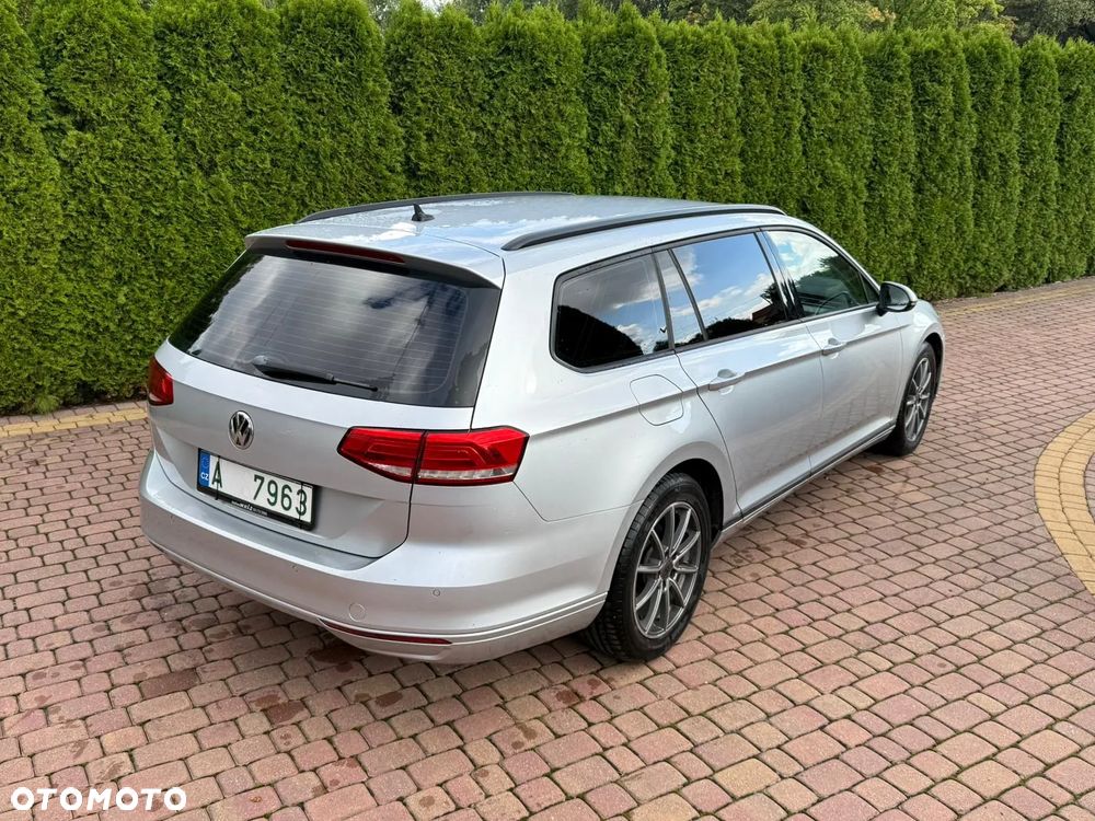Volkswagen Passat 2.0 TDI SCR Trendline - 13