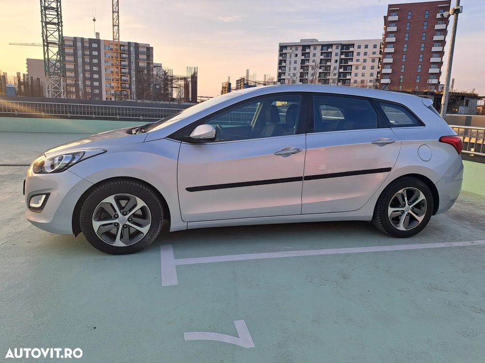 Hyundai i30 1.6 CRDI DCT Premium - 8
