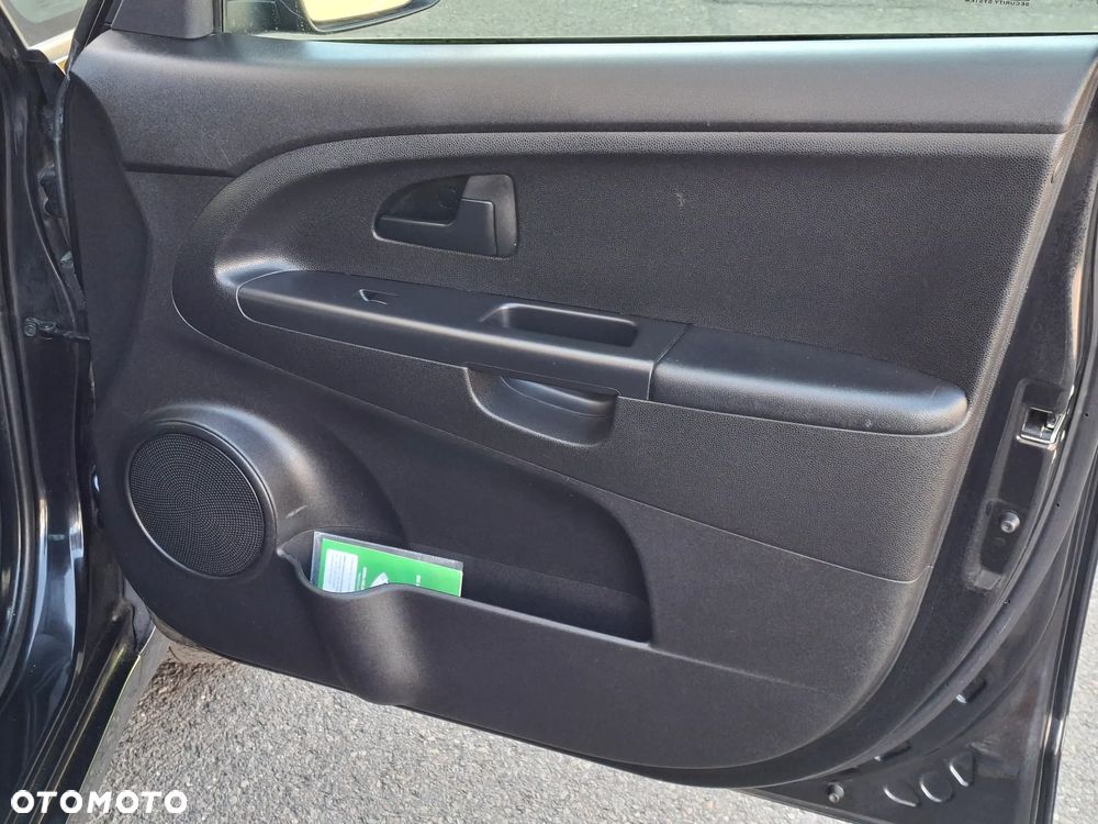 Kia Venga - 28