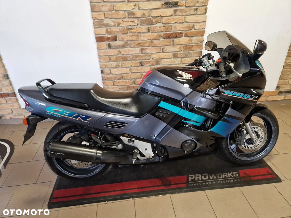 Honda CBR - 3