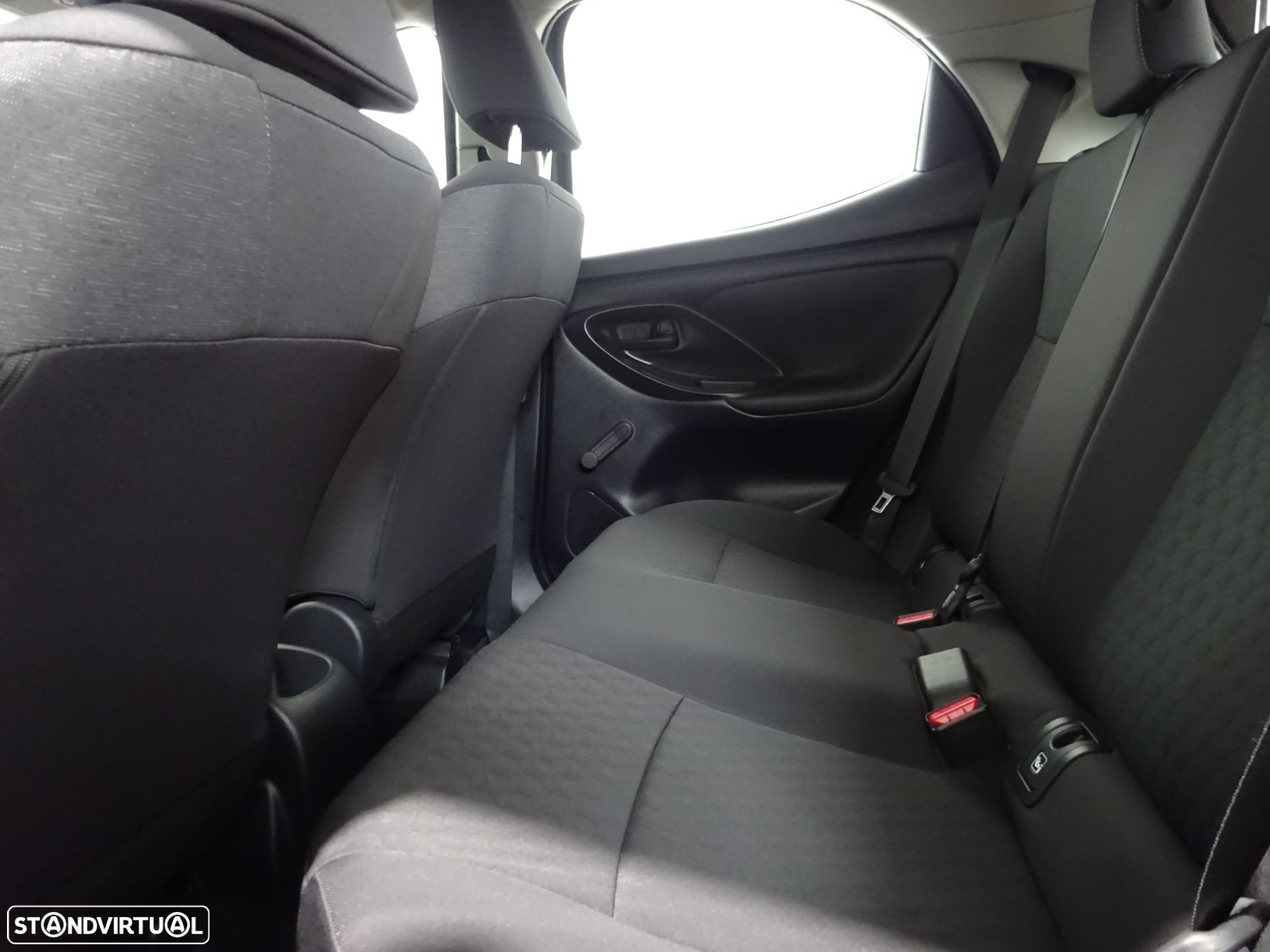 Toyota Yaris 1.0 VVT-i Comfort Plus - 12